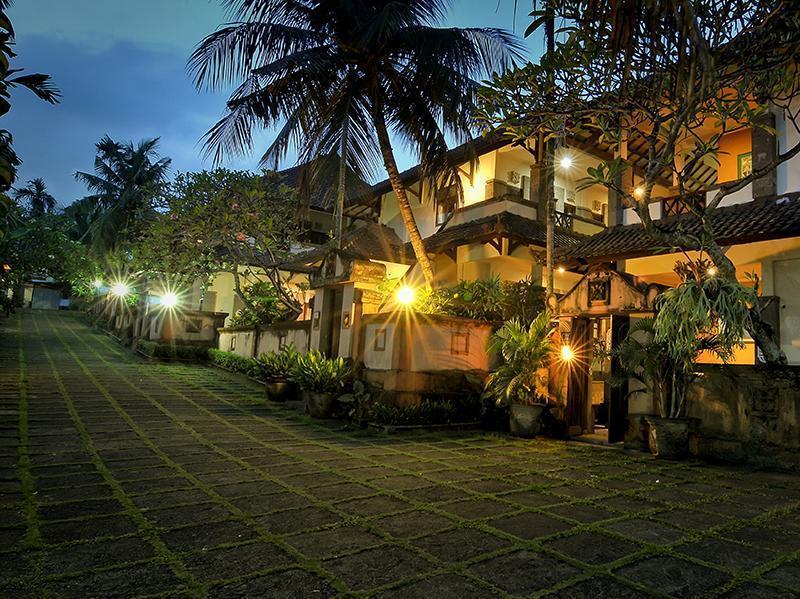 Tanah Lot Dewi Sinta Hotel And Restaurant מראה חיצוני תמונה